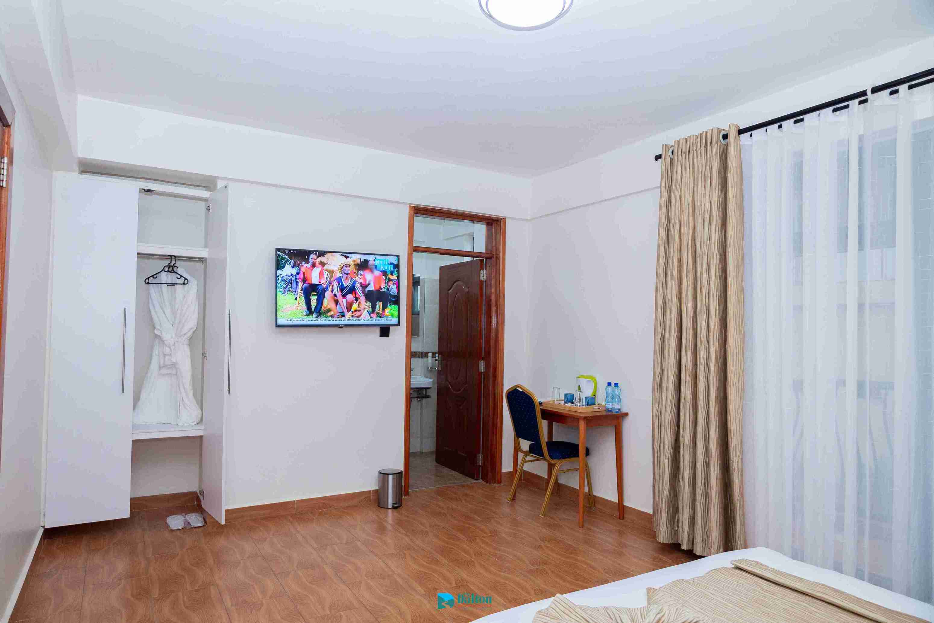 The Dalton Hotel — Superior Room