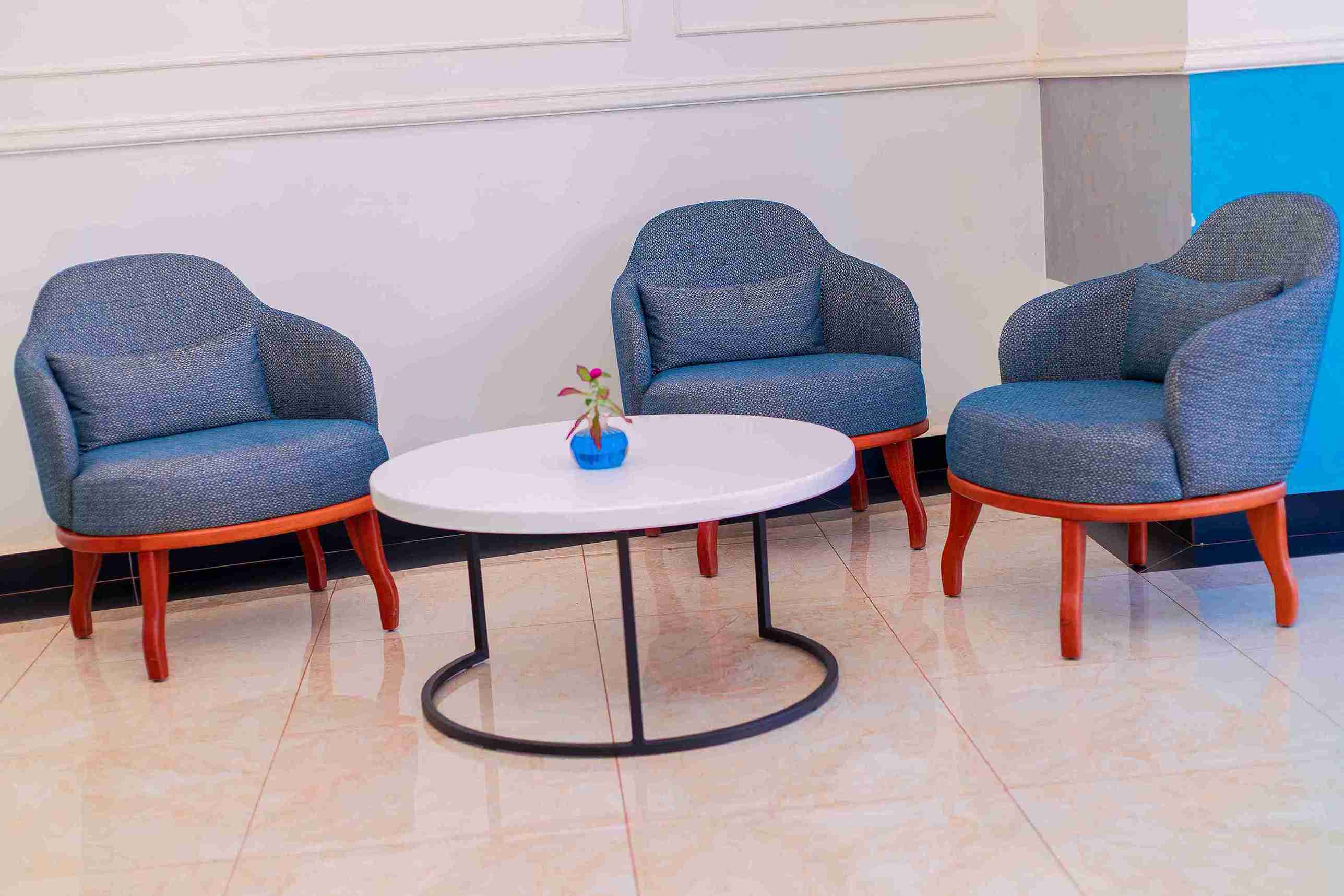 The Dalton Hotel — lobby
